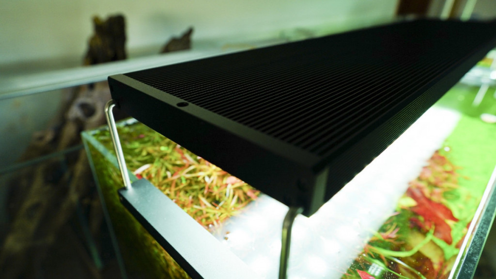 Chihiros LED WRGB II 60 67W 6080cm z kontrolerem Invital.pl